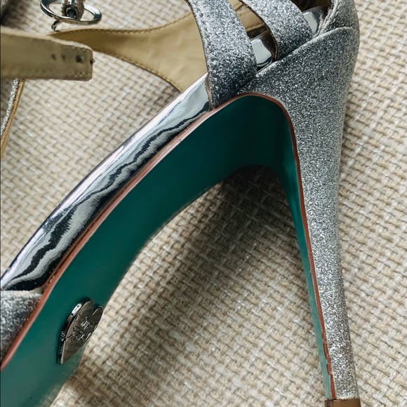 Betsey Johnson spike Silver sparkled heels size 10 - Picture 9 of 12
